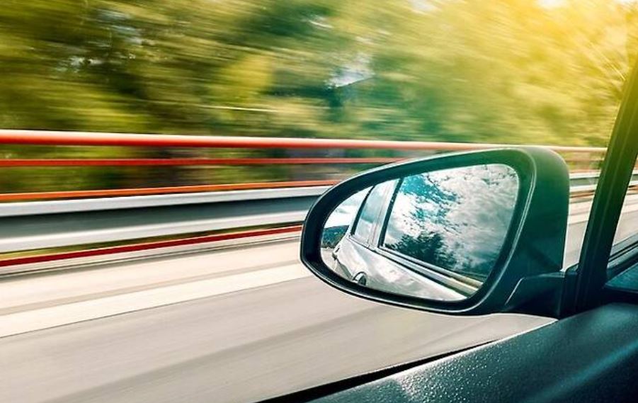 That Whistling Sound at 70 MPH Isn’t “Just How Cars Sound” — Your Window Rubber Is Talking to You